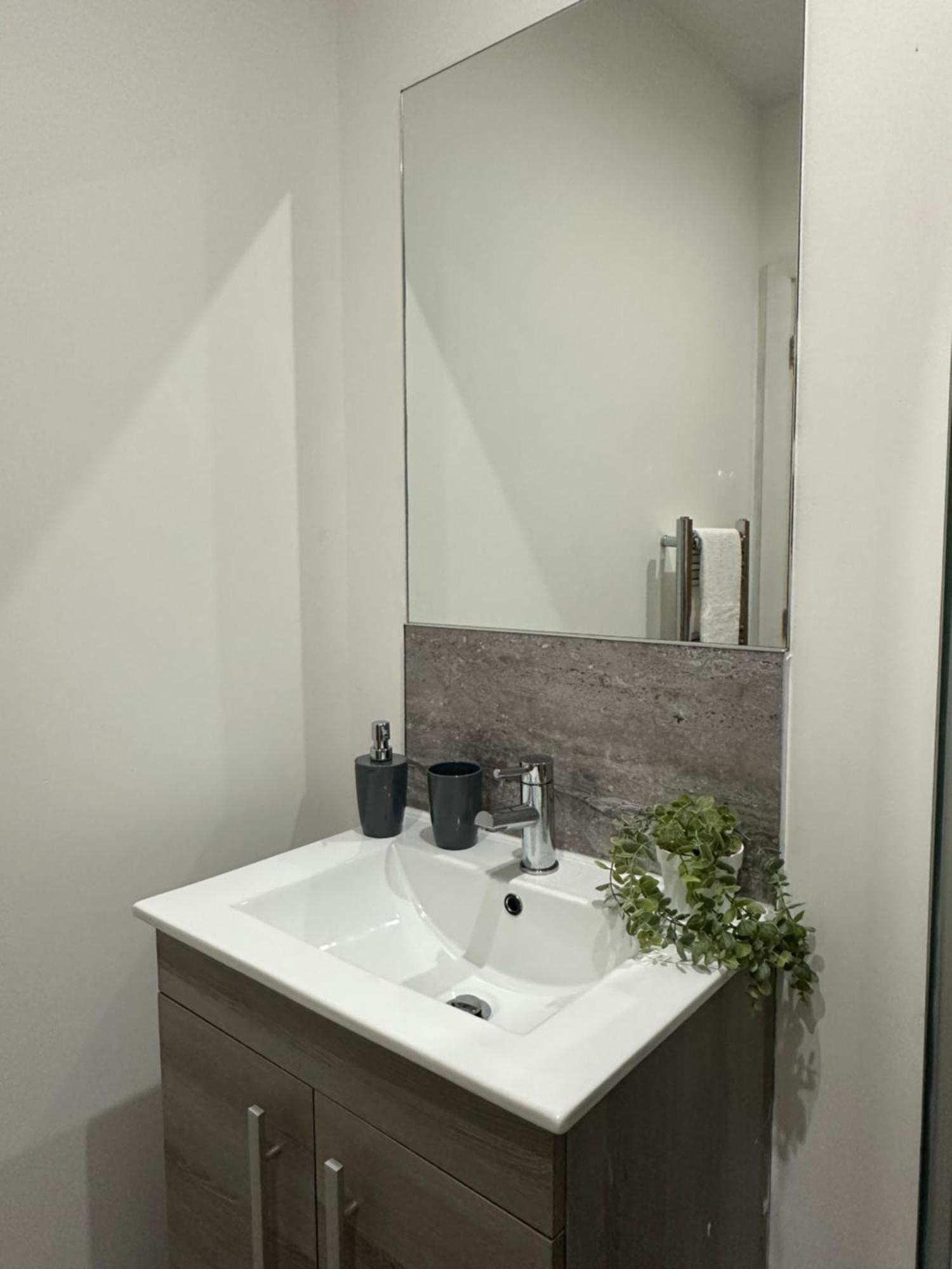 Retro Suite A Luxury Apartment With King Size Bed Wii Games And Entertainment Leicester Exterior photo
