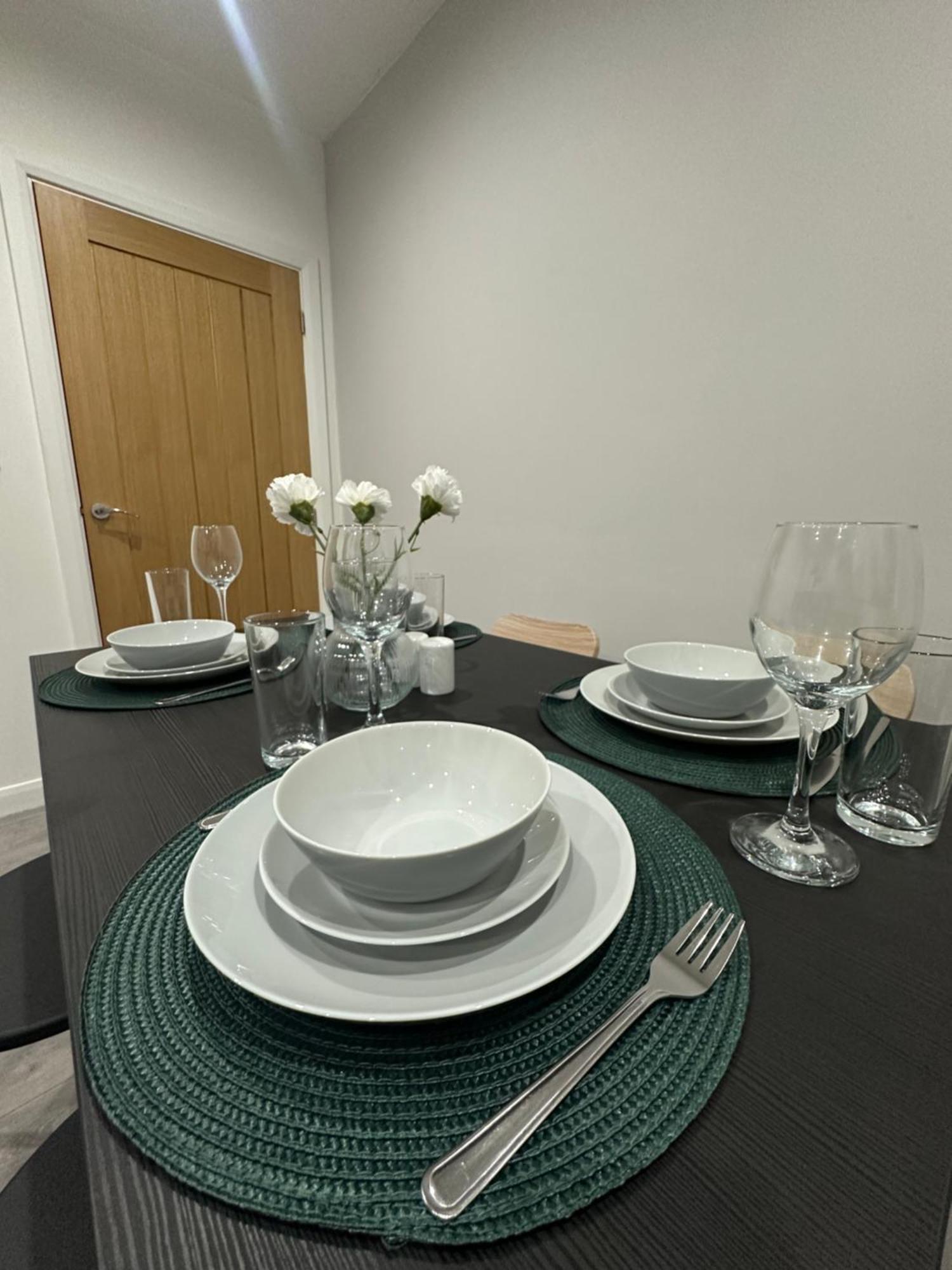 Retro Suite A Luxury Apartment With King Size Bed Wii Games And Entertainment Leicester Exterior photo