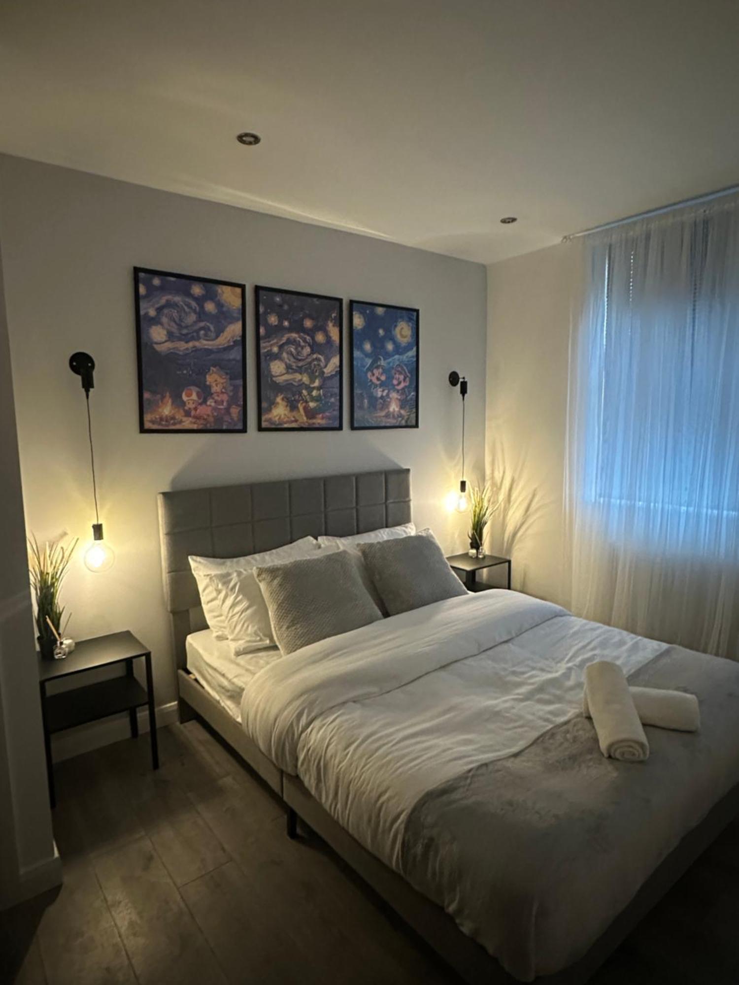 Retro Suite A Luxury Apartment With King Size Bed Wii Games And Entertainment Leicester Exterior photo